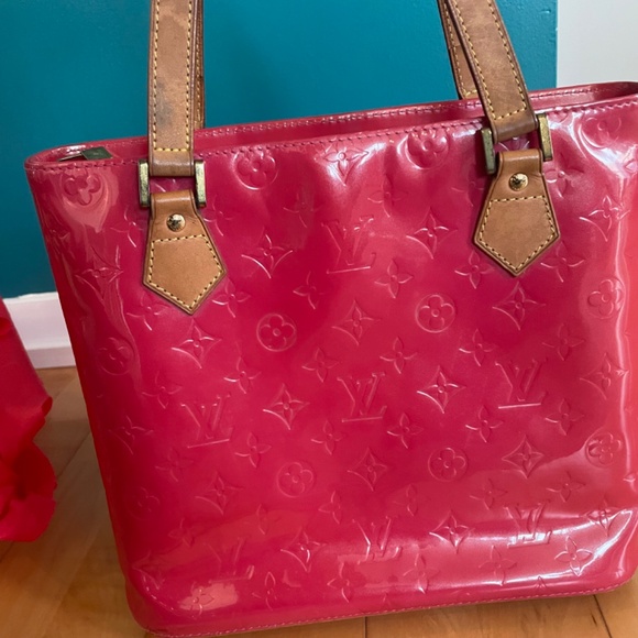 Authentic LOUIS VUITTON Monogram Vernis Houston handBag - Picture 4 of 5